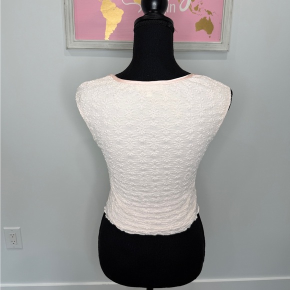 Atelier by Kirious Light Pink Crop Floral Lace Stretchy Top (S) - Picture 4 of 6